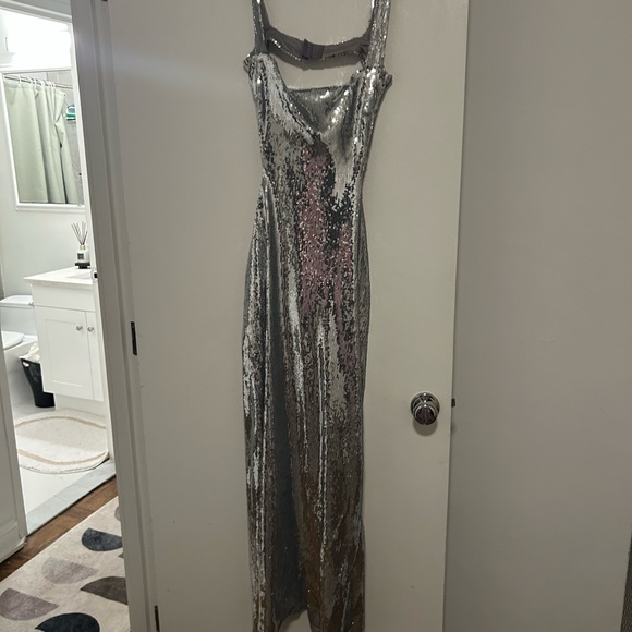 Meshki Metallic Silver Backless Dress - Picture 8 of 12